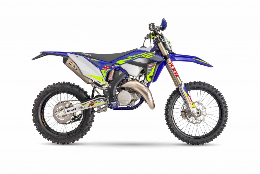 125 SE FACTORY -23