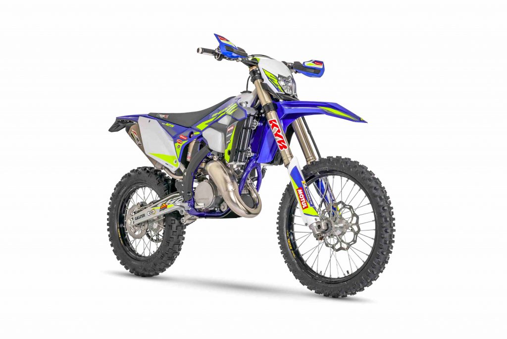 125 SE FACTORY -23