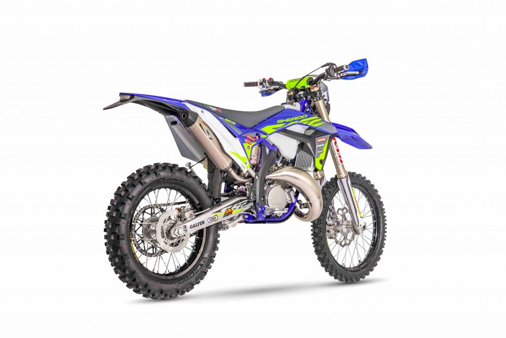 125 SE FACTORY -23